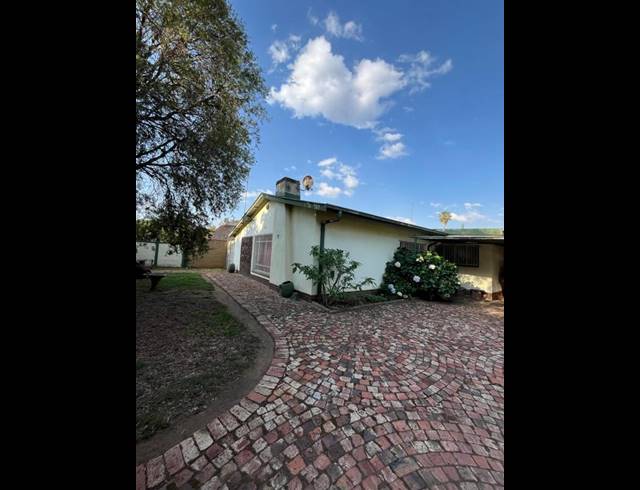 3 BEDROOM HOUSE FOR SALE IN VANDERBIJLPARK SE 1